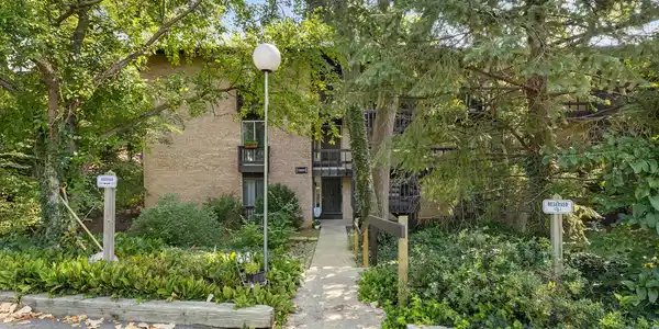 5601 LAKESIDE Drive