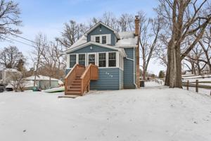 3916 E Lake Shore Drive