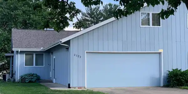 2122 Peach Street