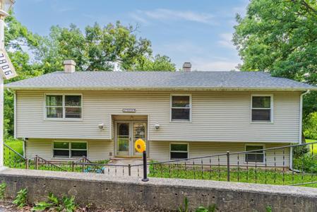 7806 Wooded Shore Drive