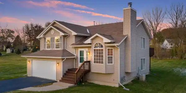 913 Candlewick Drive