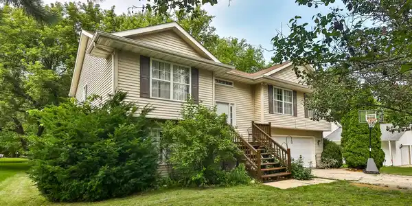 110 Liverpool Drive SE
