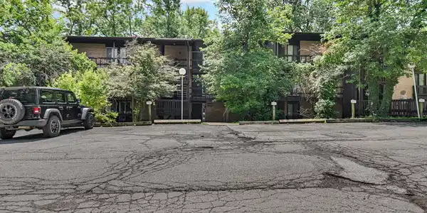 5503 Lakeside Drive