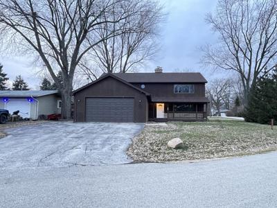 3919 W Lake Shore Drive