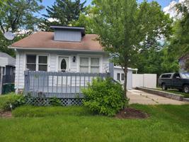1029 Edgewater Court