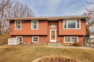 404 E Shorewood Drive