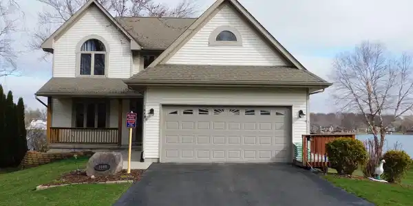 1648 Candlewick Drive
