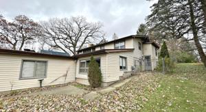 2908 E LAKE SHORE Drive