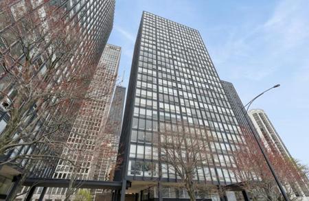 880 N LAKE SHORE Drive