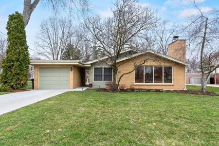 222 Lakeshore Drive