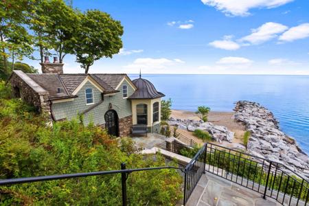 347 Bluffs Edge Drive