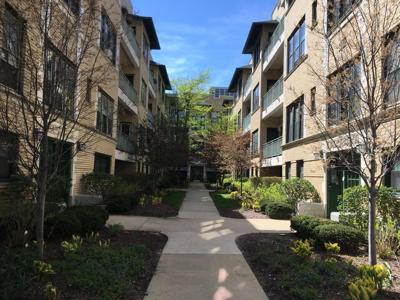 4320 N Clarendon Avenue