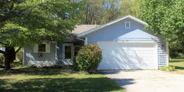 229 Picadilly Drive SE