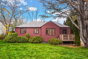 3601 Lakeview Drive