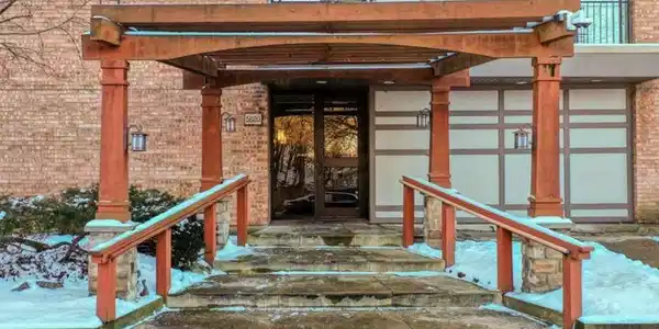 5820 Oakwood Drive