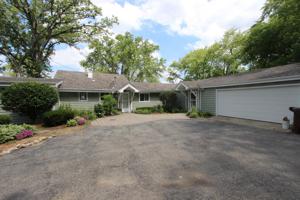 3307 E Lake Shore Drive