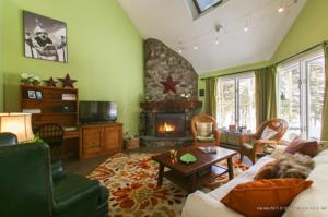 13 Brewster Circle