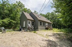 46 Betty LN