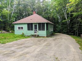 12 Wayne Avenue
