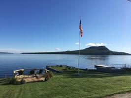 112 Lakeshore Drive