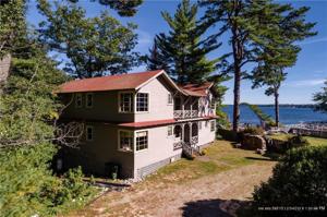 72 Shore Road