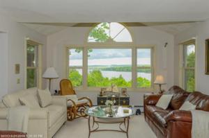 26 Harrison Heights RD