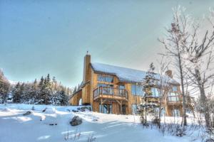 8 Hendrickson Drive