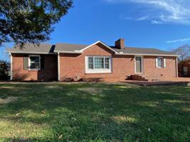 102 Highland Dr