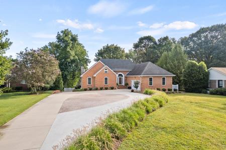 373 Waters Edge Dr