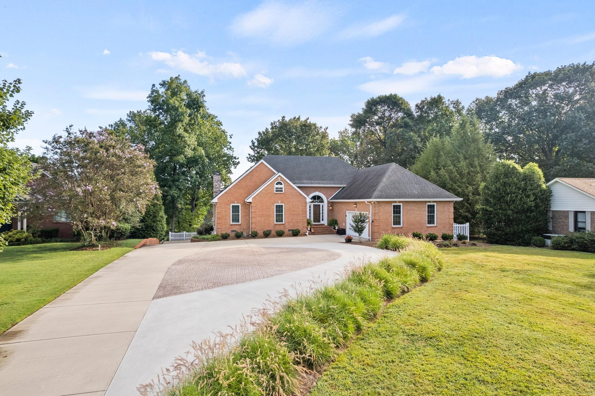 373 Waters Edge Dr, Estill Springs, TN lhrmls01785512