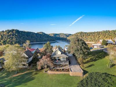 1677 Falling Water Rd