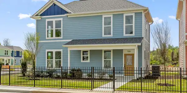 522 W 35th Street