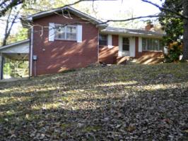 208 Whispering Hills Dr