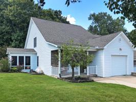 121 Rose Dr