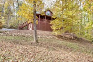 393 Lakeside Pl