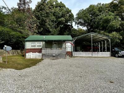 82 Highland Ln