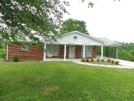 135 Lees Ave