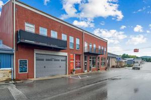 100 W Lake Ave