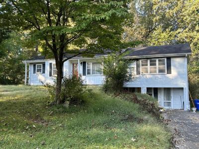 111 Hillcrest Dr