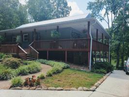 458 Luckey Ln SE