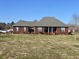 206 Lucky Ln