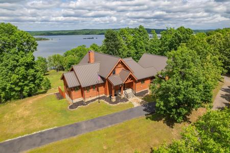 685 River Oaks Dr