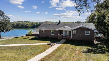 203 Flower Lane Dr