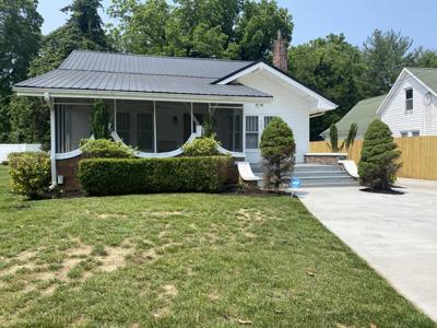 513 N High St