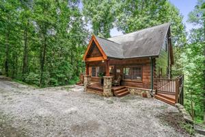 2275 Lakeside Dr