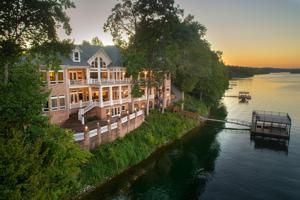 105 NARROWS DRIVE