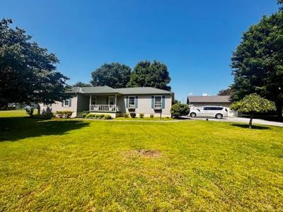 570 Gaines Cir