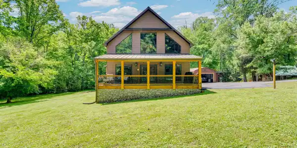 825 Shady Pl