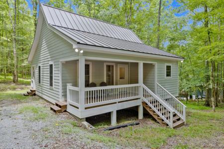 109 Spring Cir