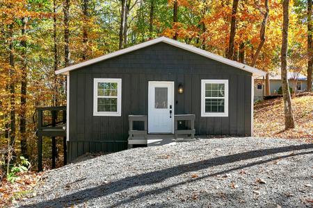 300 Lakeview Cir